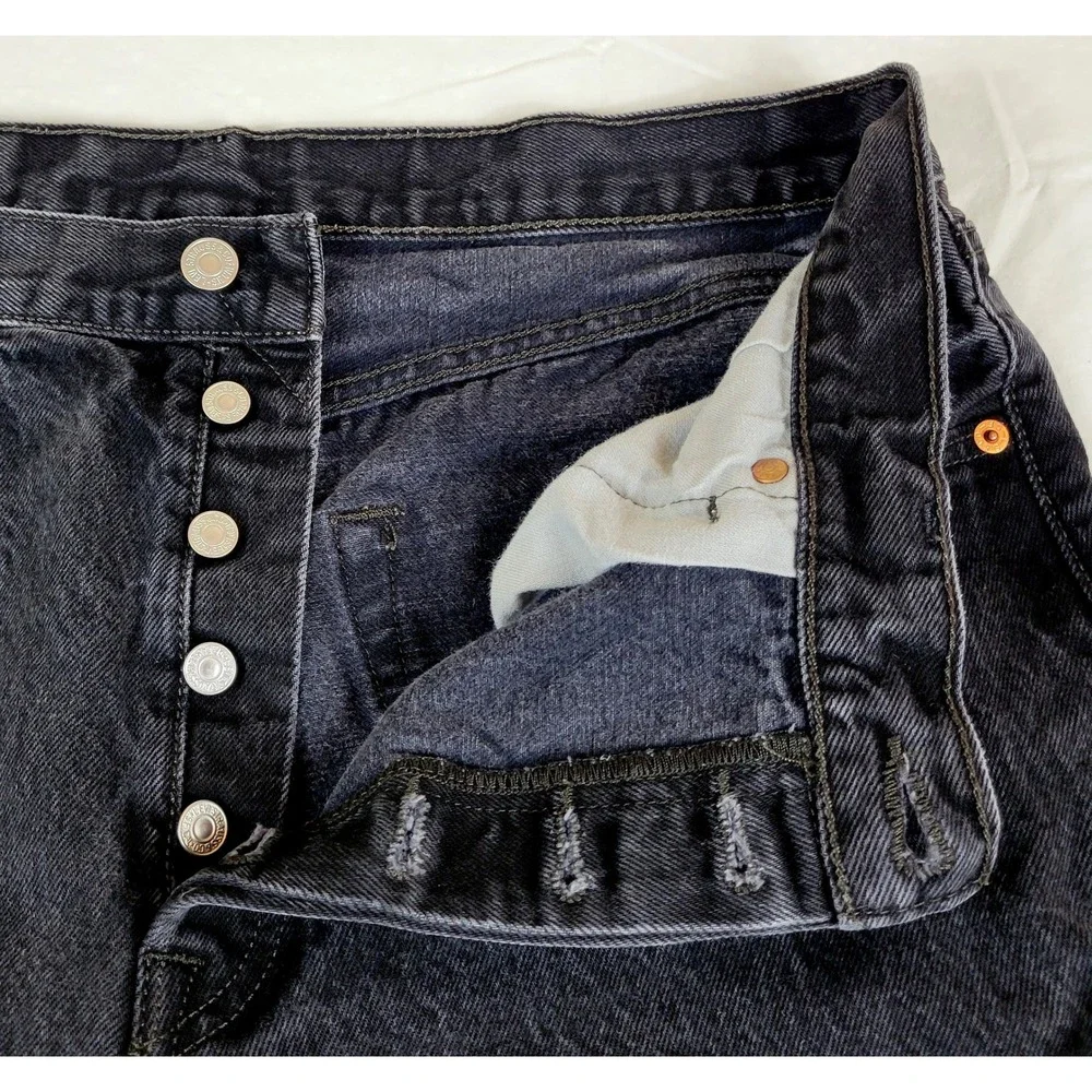 Levis 501 Original Fit Black Faded Denim Jeans‎ Mens 34x29 Button Fly 00501-0660